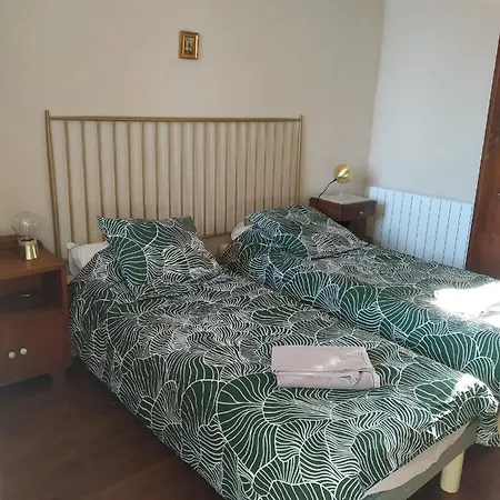 Nyaraló Moishan *